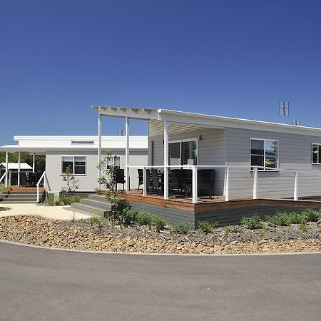 Nrma Stockton Beach Holiday Park Hotel Bagian luar foto