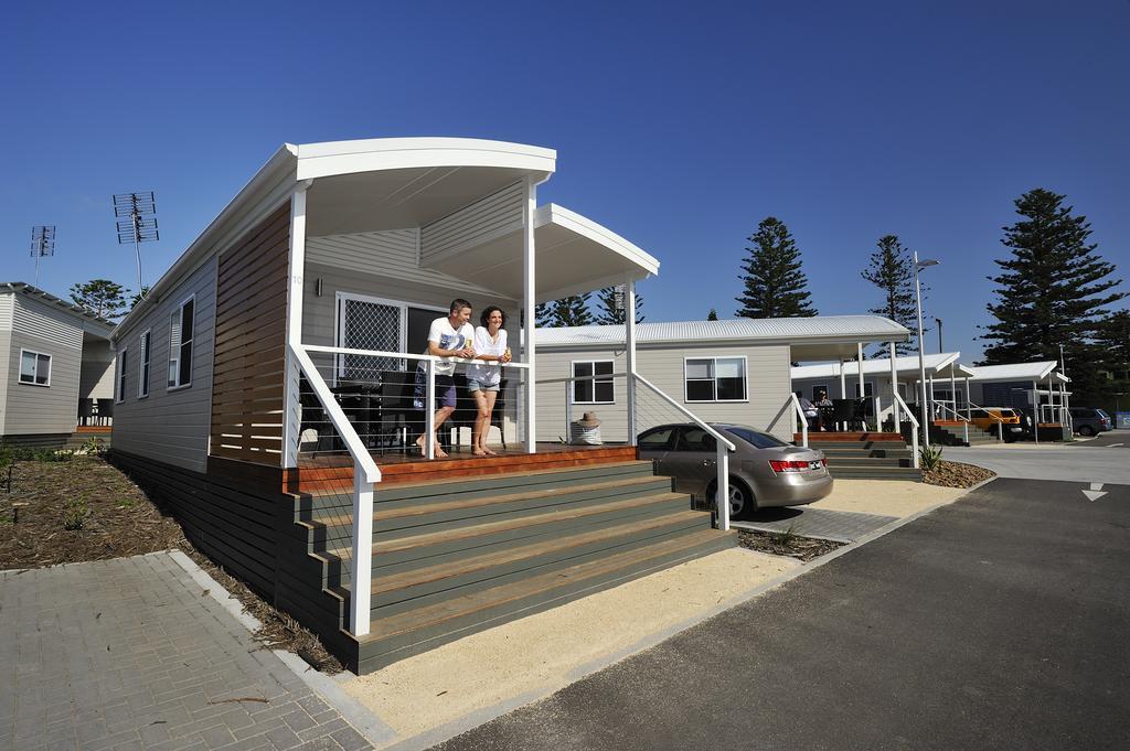 Nrma Stockton Beach Holiday Park Hotel Ruang foto