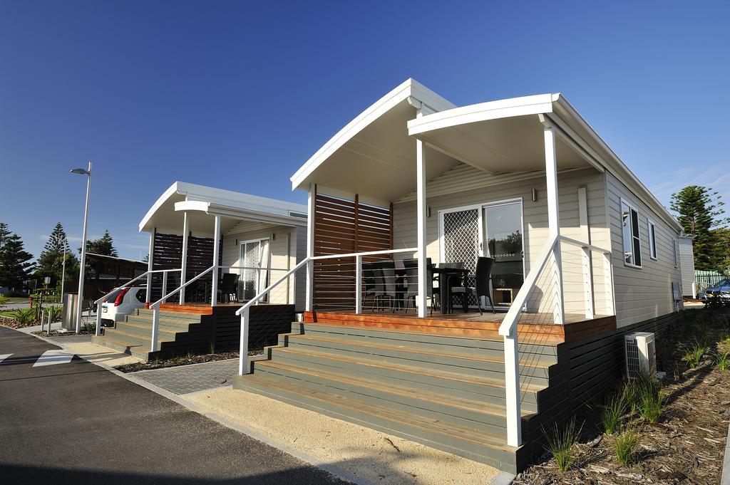 Nrma Stockton Beach Holiday Park Hotel Ruang foto