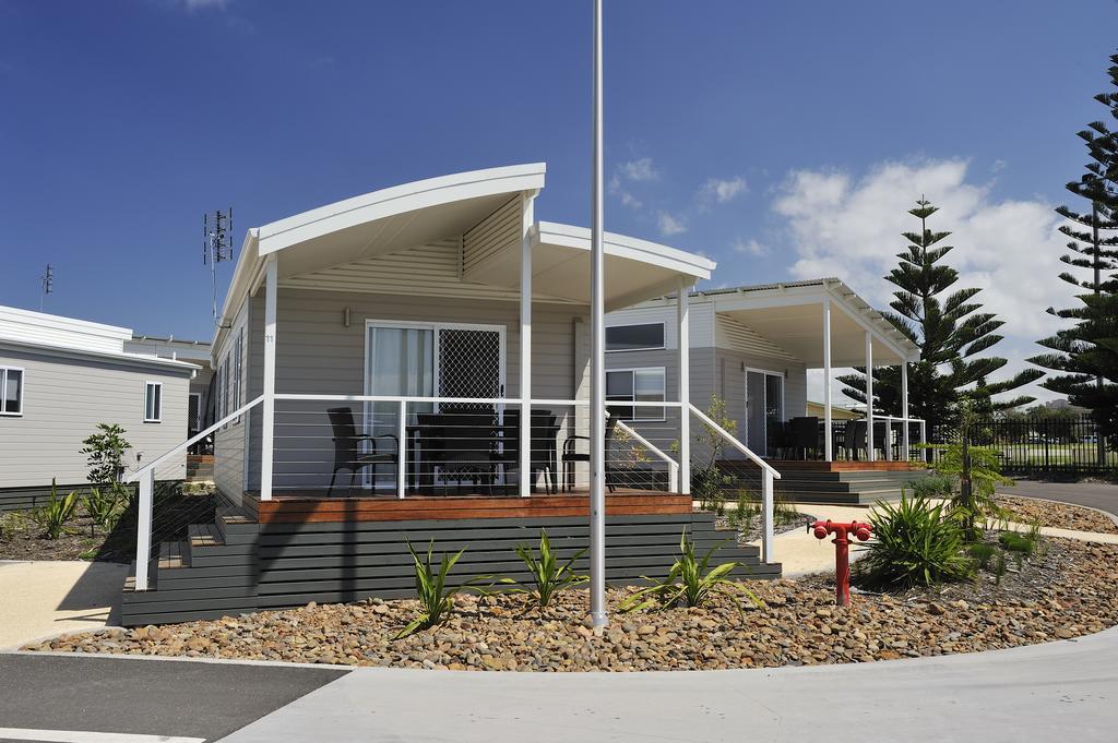 Nrma Stockton Beach Holiday Park Hotel Ruang foto