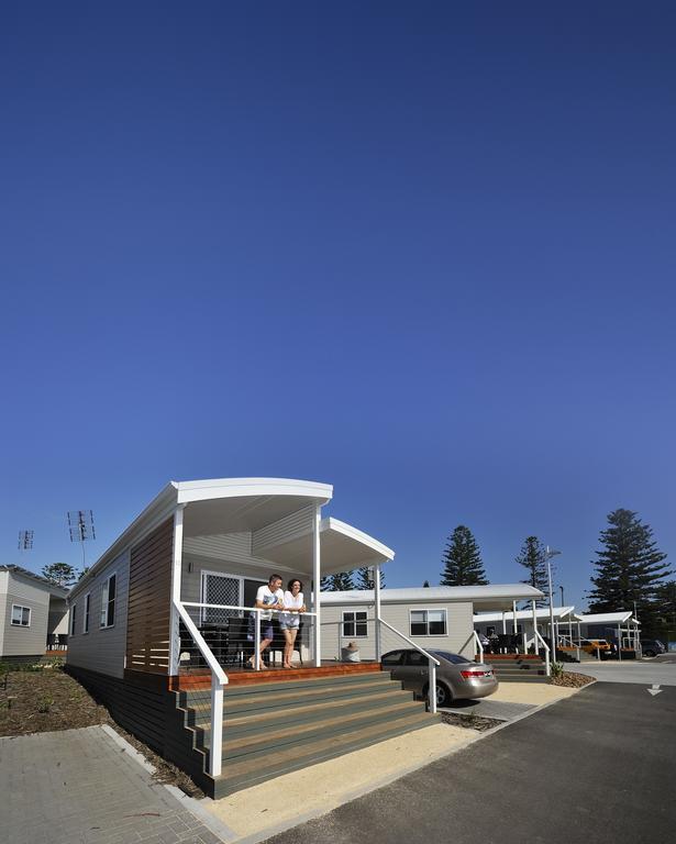 Nrma Stockton Beach Holiday Park Hotel Bagian luar foto